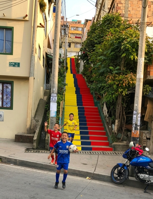 Niños de la Fundación NICOES durante la celebración del Día del Niño en Bogotá el codito